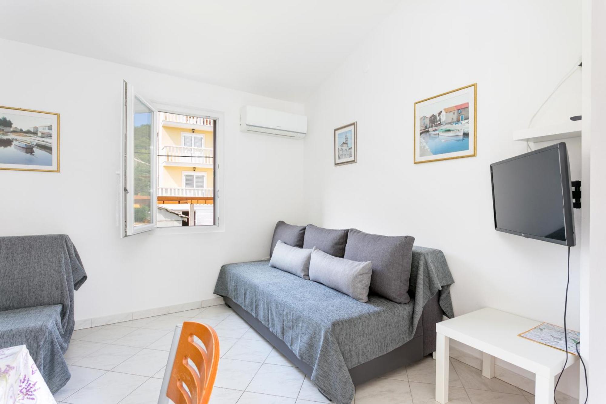 Apartments By The Sea Slatine, Ciovo - 6000 الغرفة الصورة